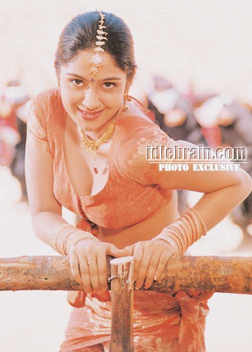 Simhadri - NT Rama Rao, Bhumika Chawla, Ankita